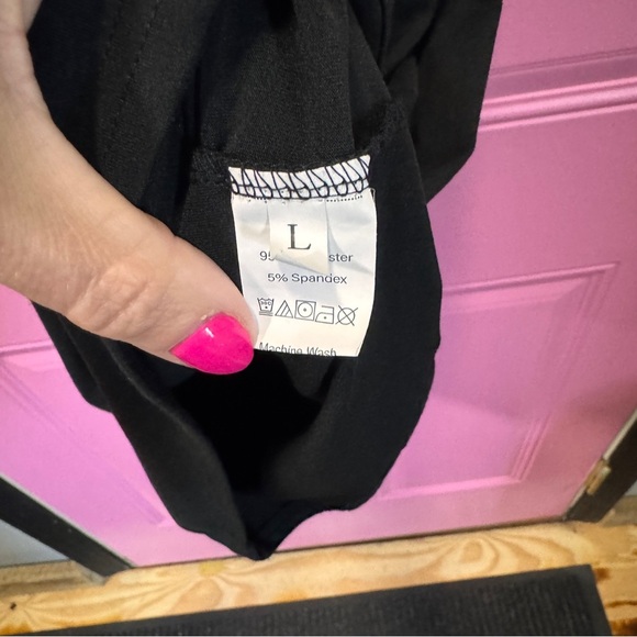 Black Graphic Sleeveless Dress - Picture 3 of 5